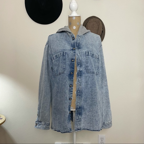 Urban Outfitter Acid Wash Light Denim Jean Button Front Hooded Large Jacket - Picture 8 of 17